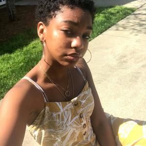 Meet your Posher, Kayla